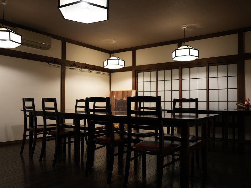 画像：2階 板の間、個室　椅子テーブル席